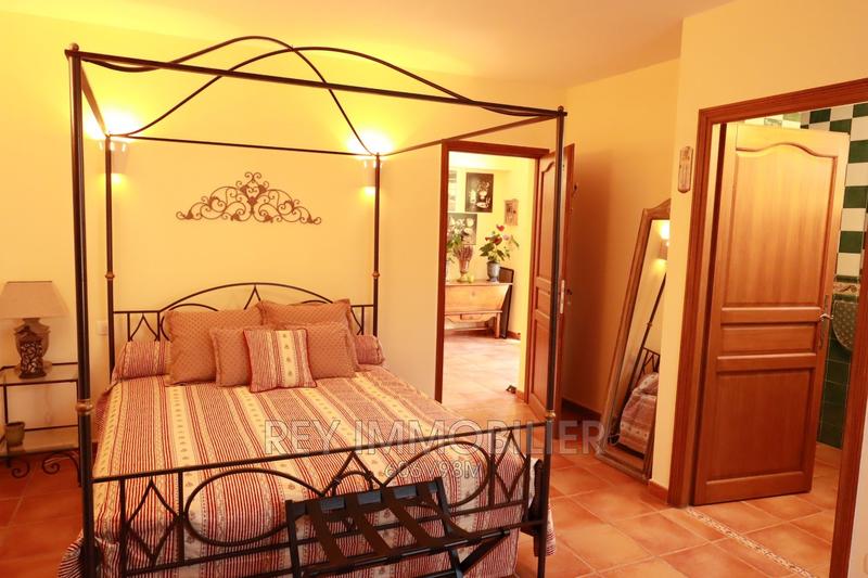 Villa - 292 m² - 12 pièces