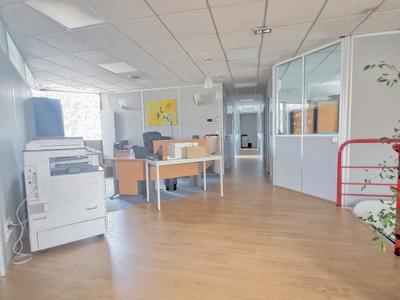 Bureau - 18 m² - 2 pièces