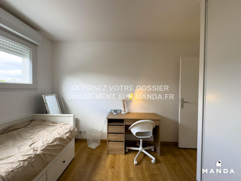 Chambre - 11 m² - 5 pièces