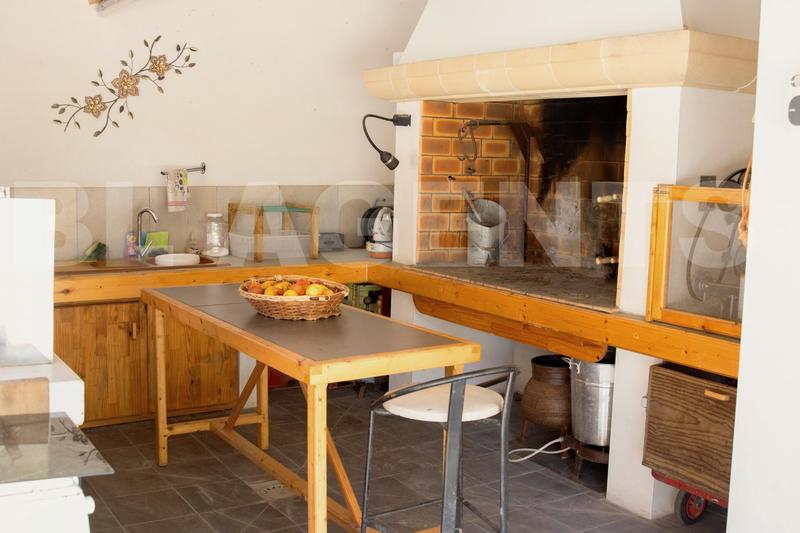 Propriété - 341 m² - 12 pièces