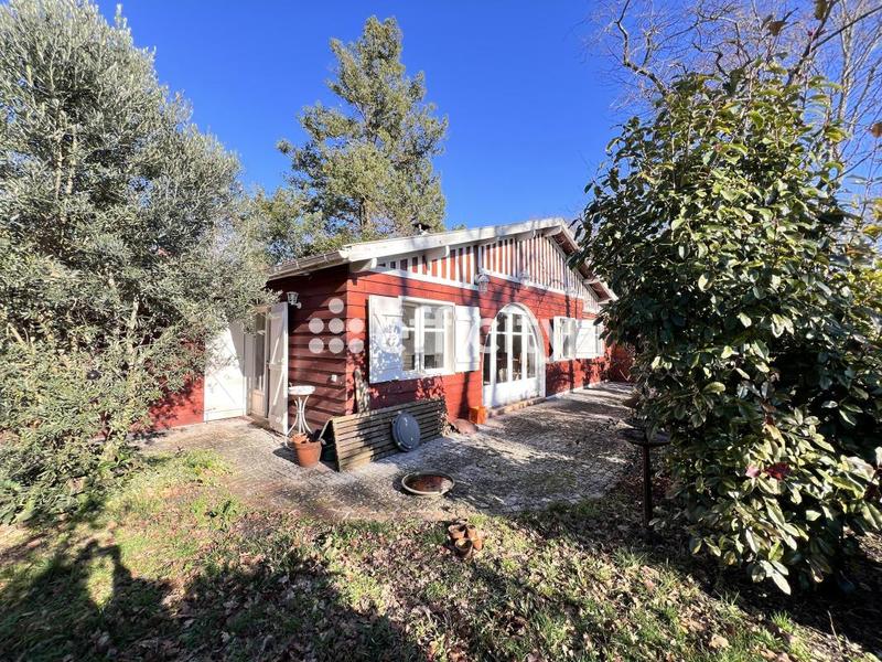Maison de bois - 225 m² - 7 pièces