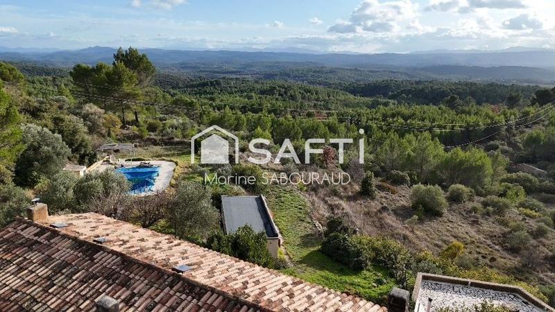 Maison - 205 m² - 6 pièces