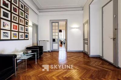 Appartement - 247 m² - 5 pièces