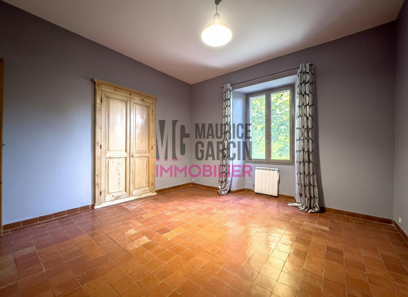 Maison - 280 m² - 8 pièces