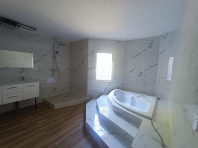 Maison - 160 m² - 4 pièces