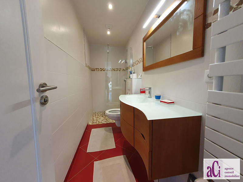 Maison - 177 m² - 7 pièces