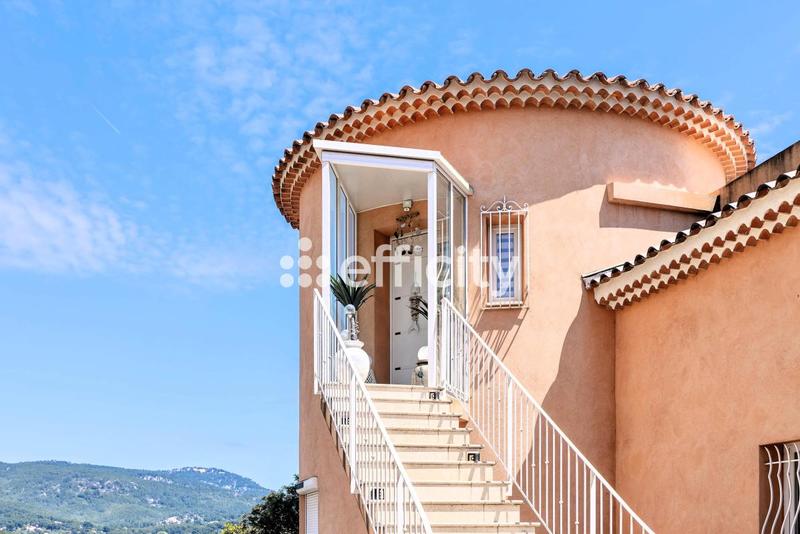 Appartement - 200 m² - 7 pièces