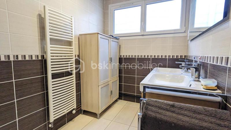 Maison - 104 m² - 4 pièces