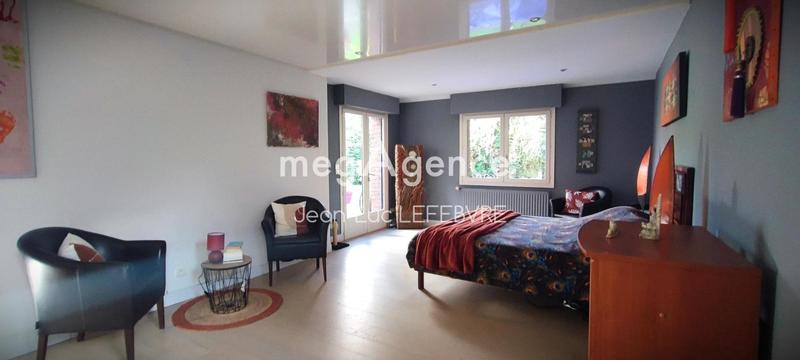 Maison - 240 m² - 8 pièces