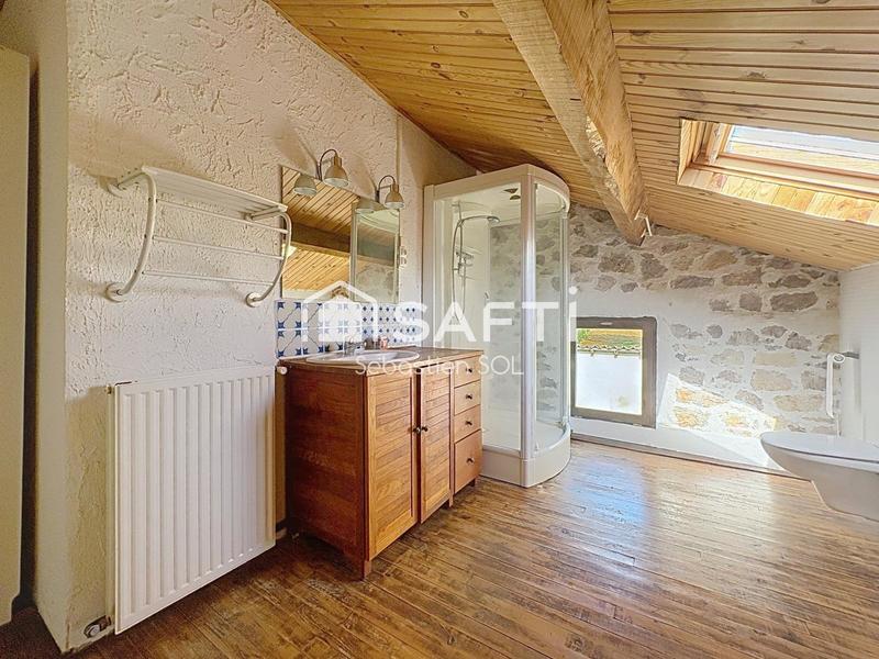 Propriété - 220 m² - 9 pièces