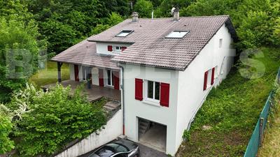 Maison - 179 m² - 9 pièces