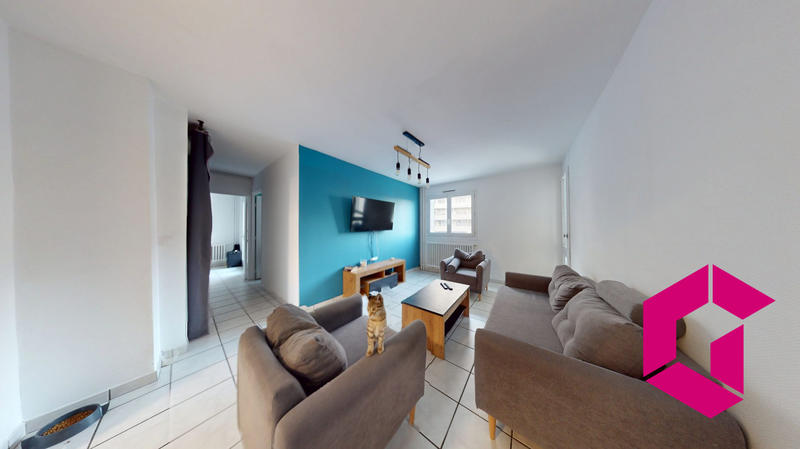 Appartement - 94 m² - 6 pièces