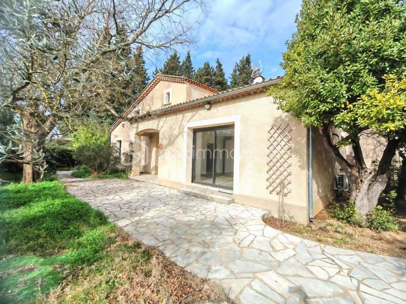 Maison traditionnelle - 146 m² - 8 pièces