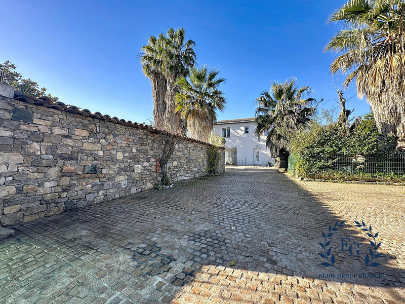 Maison - 170 m² - 5 pièces