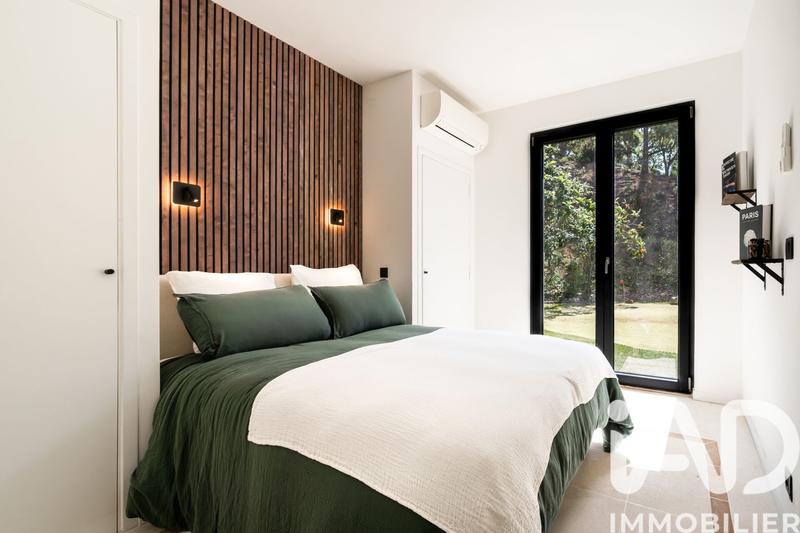 Maison - 370 m² - 7 pièces