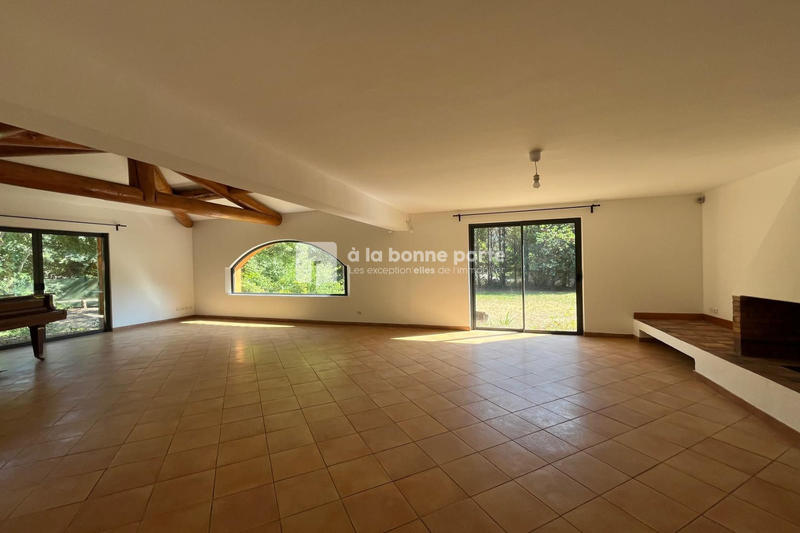 Maison - 211 m² - 5 pièces