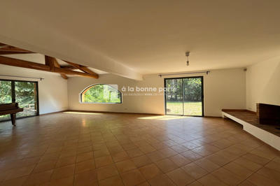 Maison - 211 m² - 5 pièces