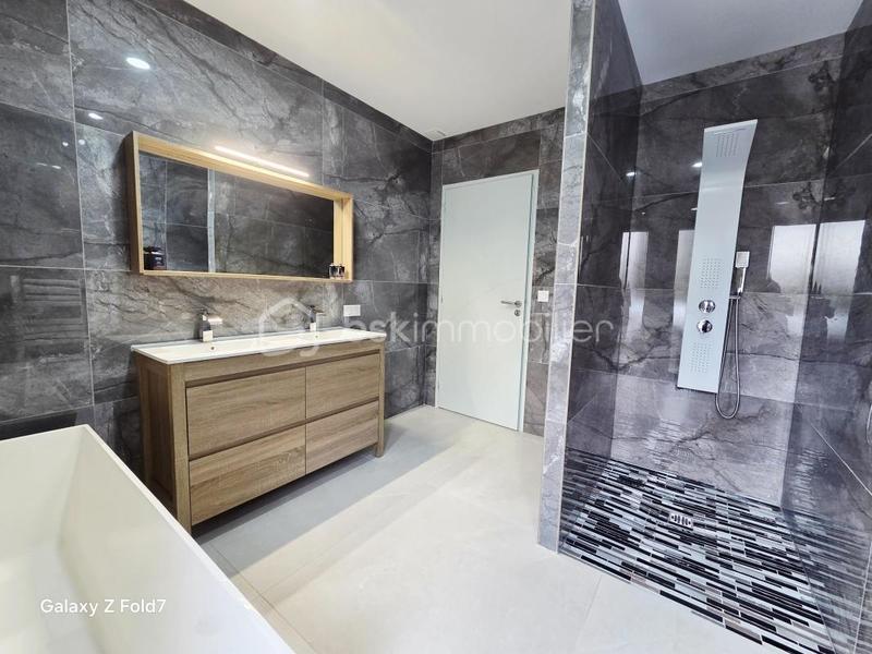 Maison - 125 m² - 4 pièces