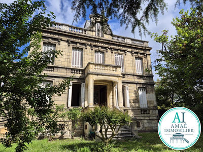 Maison - 450 m² - 22 pièces