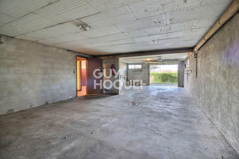 Maison - 218 m² - 9 pièces