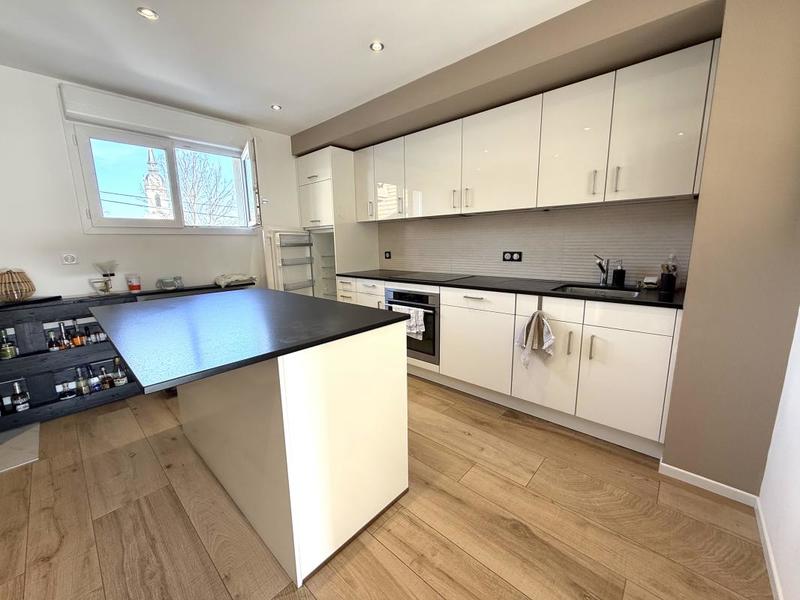 Appartement - 85 m² - 3 pièces