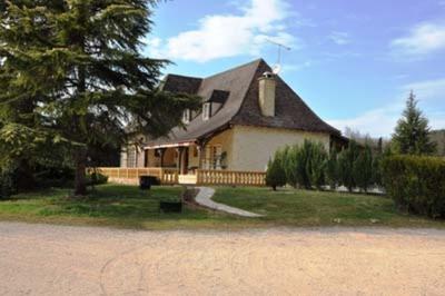 Propriété - 373 m² - 14 pièces