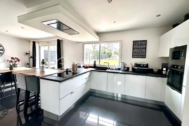 Maison - 143 m² - 6 pièces