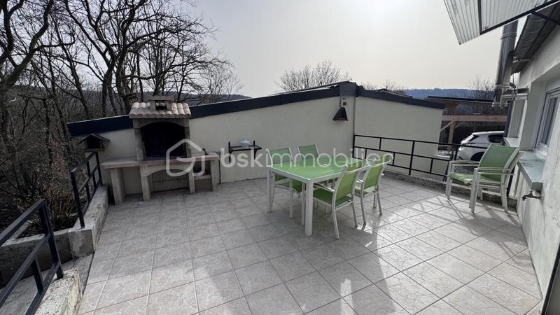 Demeure - 180 m² - 7 pièces