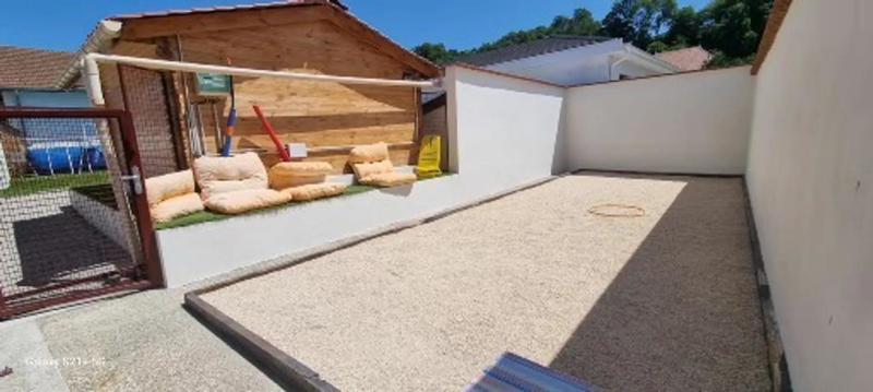 Maison - 206 m² - 7 pièces