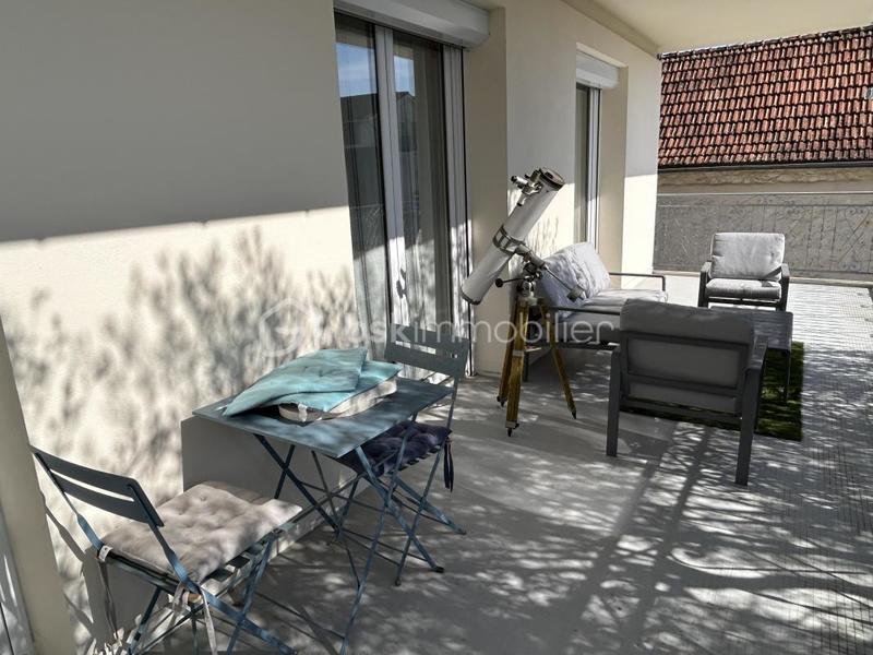 Maison - 206 m² - 8 pièces