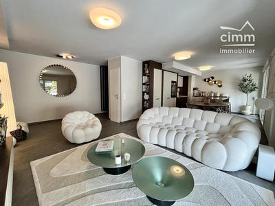 Appartement - 100 m² - 4 pièces