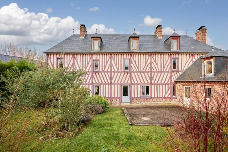 Maison - 215 m² - 9 pièces