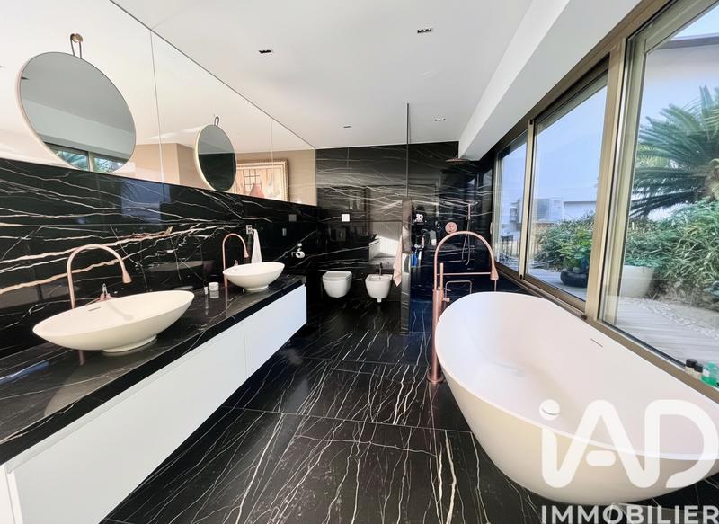 Appartement - 189 m² - 5 pièces