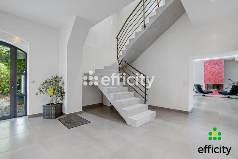 Demeure - 338 m² - 7 pièces