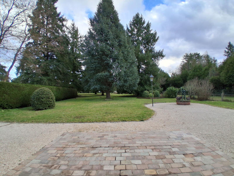 Maison - 213 m² - 6 pièces