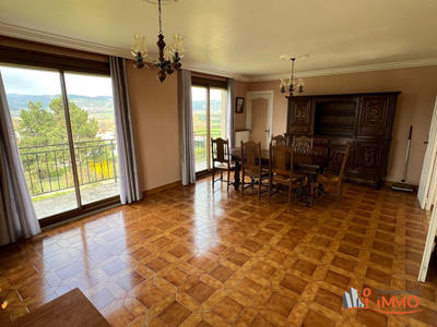 Maison - 110 m² - 9 pièces