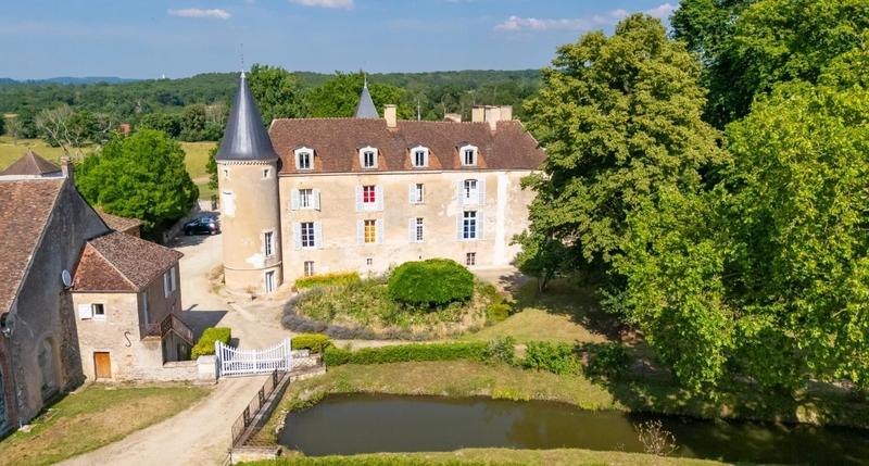 Manoir - 1 700 m² - 35 pièces