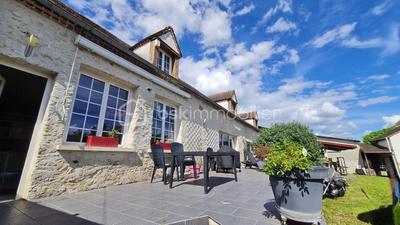 Maison - 245 m² - 6 pièces
