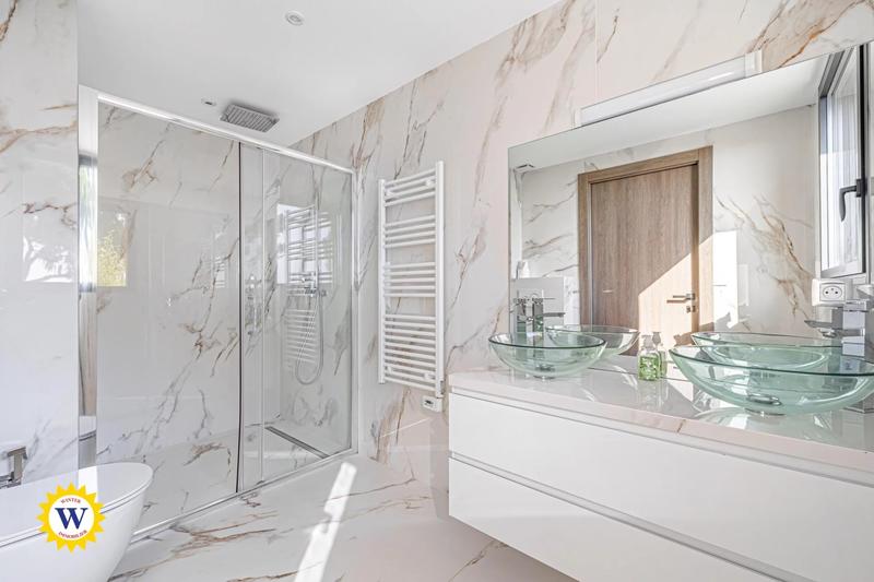 Villa - 372 m² - 8 pièces