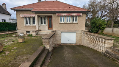 Maison - 94 m² - 5 pièces