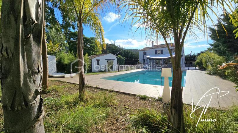 Villa - 201 m² - 7 pièces