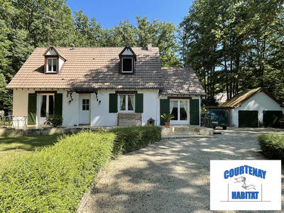 Maison - 177 m² - 9 pièces