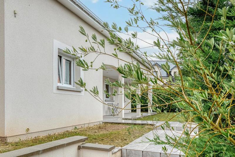 Maison - 160 m² - 8 pièces