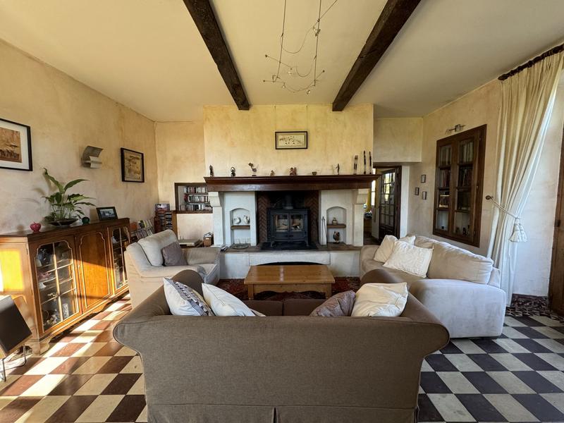 Maison - 630 m² - 9 pièces