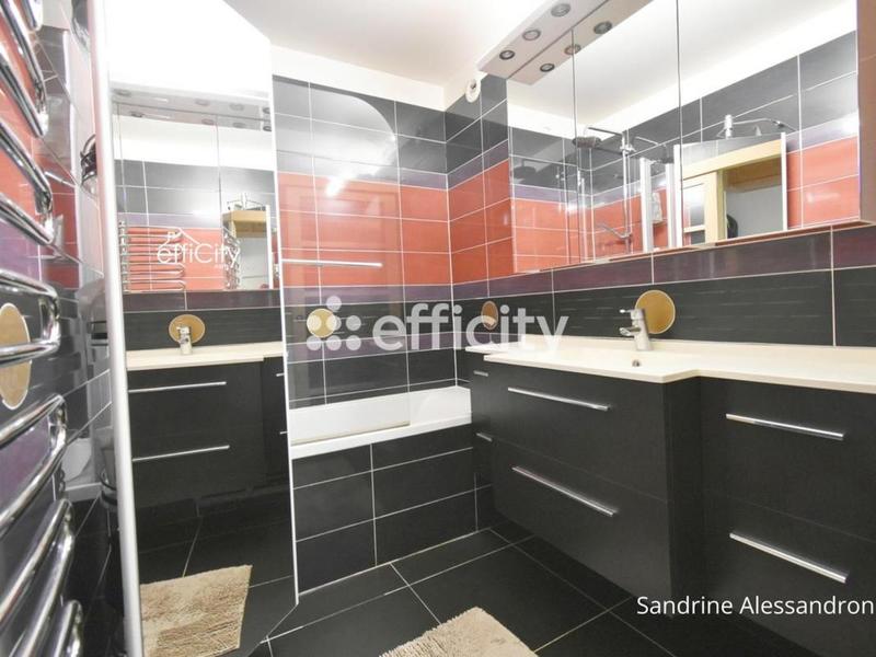 Appartement - 100 m² - 4 pièces