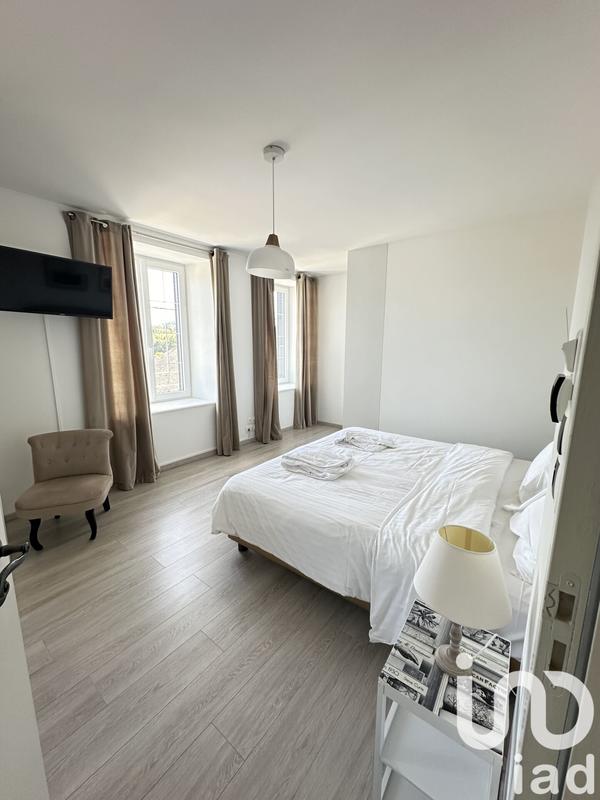 Maison - 227 m² - 9 pièces