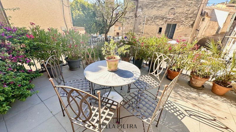 Maison de village - 240 m² - 6 pièces