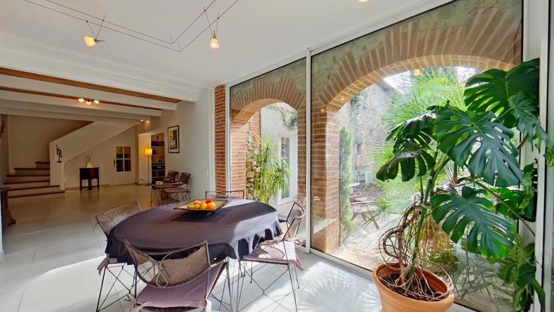 Mas - 463 m² - 19 pièces