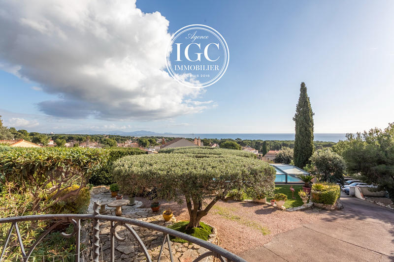 Maison - 180 m² - 5 pièces