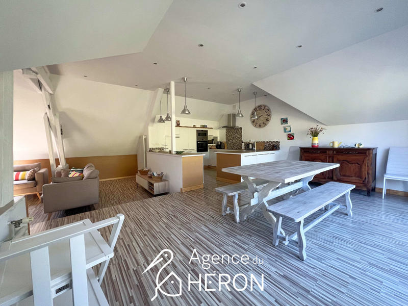 Maison - 143 m² - 8 pièces